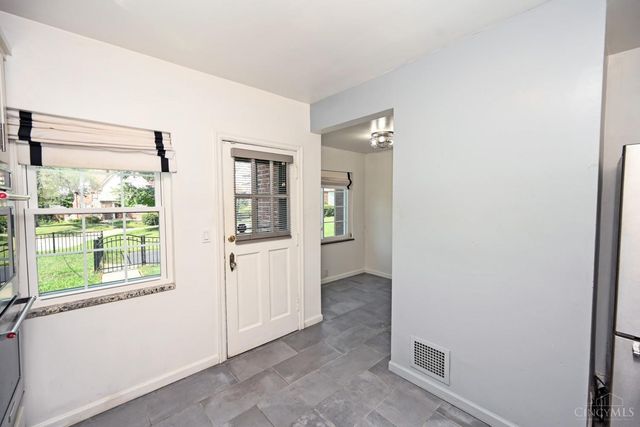 1096 Sunnyslope Drive, Cincinnati, OH 45229