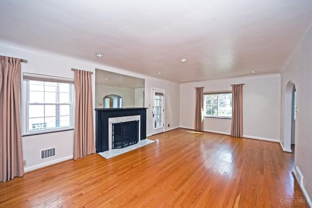 1096 Sunnyslope Drive, Cincinnati, OH 45229