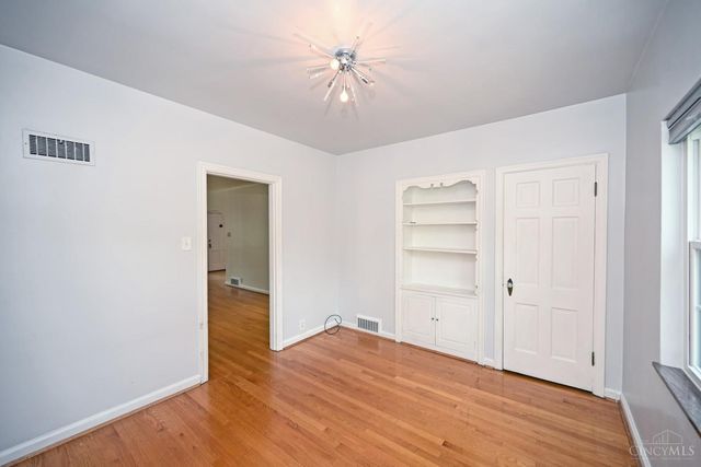 1096 Sunnyslope Drive, Cincinnati, OH 45229
