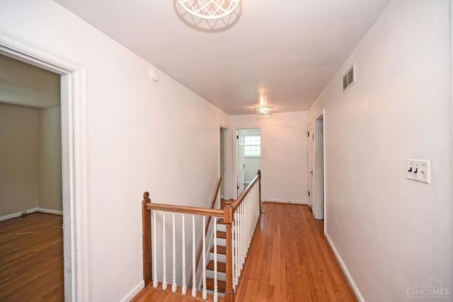 1096 Sunnyslope Drive, Cincinnati, OH 45229