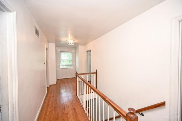 1096 Sunnyslope Drive, Cincinnati, OH 45229
