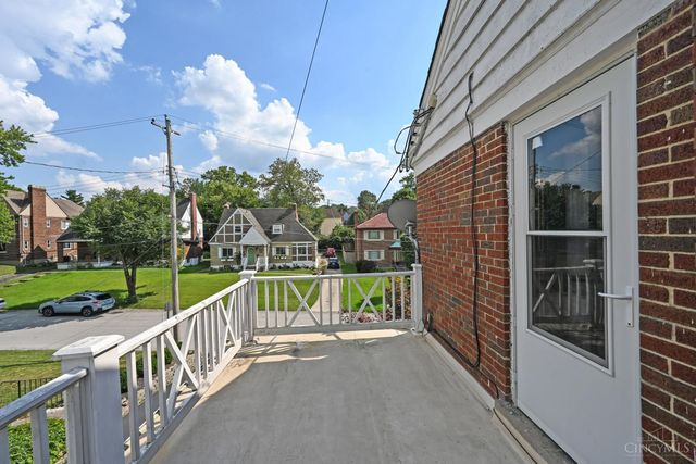 1096 Sunnyslope Drive, Cincinnati, OH 45229
