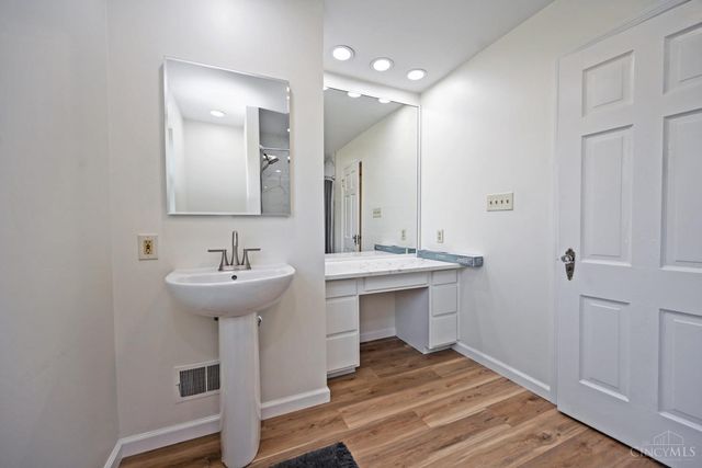 1096 Sunnyslope Drive, Cincinnati, OH 45229