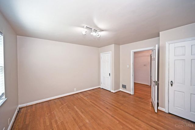 1096 Sunnyslope Drive, Cincinnati, OH 45229