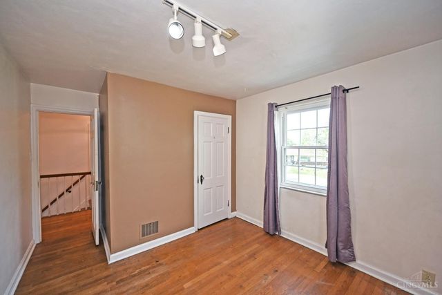 1096 Sunnyslope Drive, Cincinnati, OH 45229