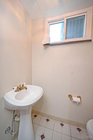 1096 Sunnyslope Drive, Cincinnati, OH 45229