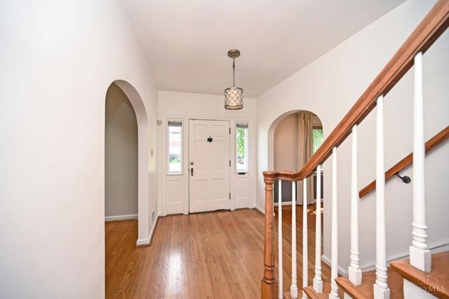 1096 Sunnyslope Drive, Cincinnati, OH 45229