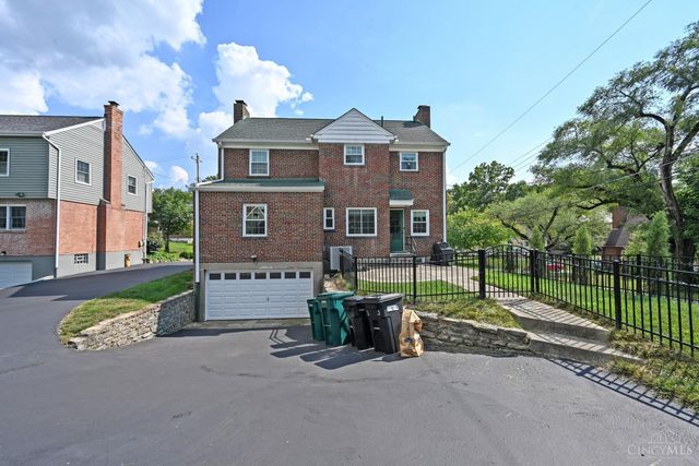 1096 Sunnyslope Drive, Cincinnati, OH 45229