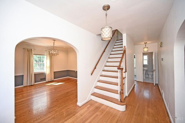 1096 Sunnyslope Drive, Cincinnati, OH 45229