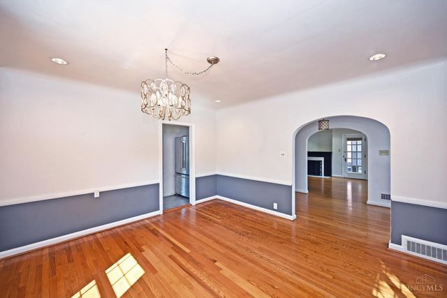 1096 Sunnyslope Drive, Cincinnati, OH 45229