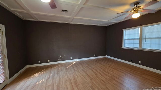 6320 Fox, San Antonio, TX 78233