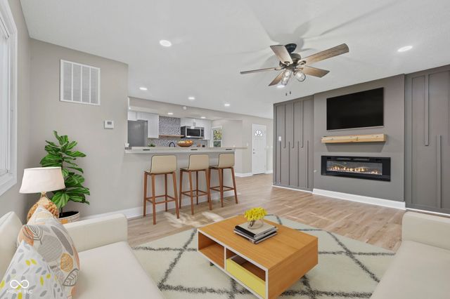 46 N 200 W, Greenfield, IN 46140