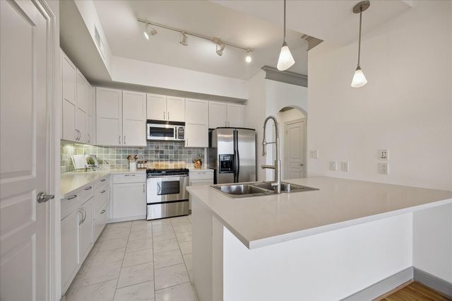 3333 Allen Parkway 2107, Houston, TX 77019