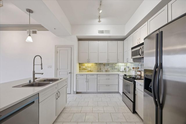 3333 Allen Parkway 2107, Houston, TX 77019