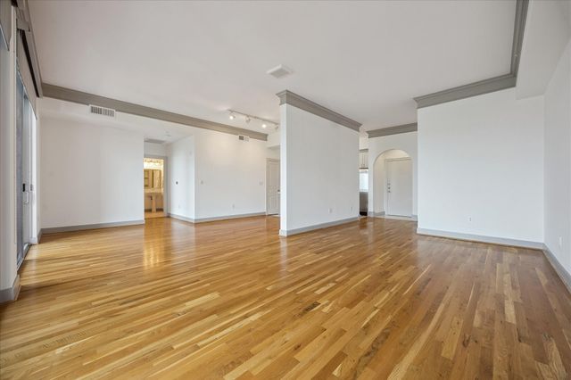 3333 Allen Parkway 2107, Houston, TX 77019