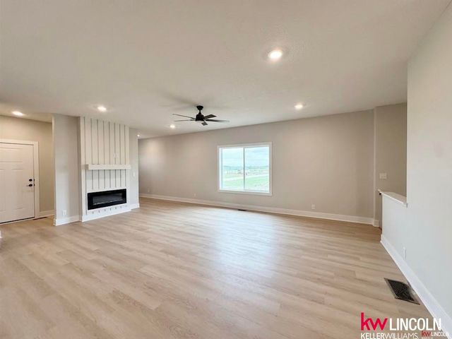 11765 S 125 Street, Papillion, NE 68046