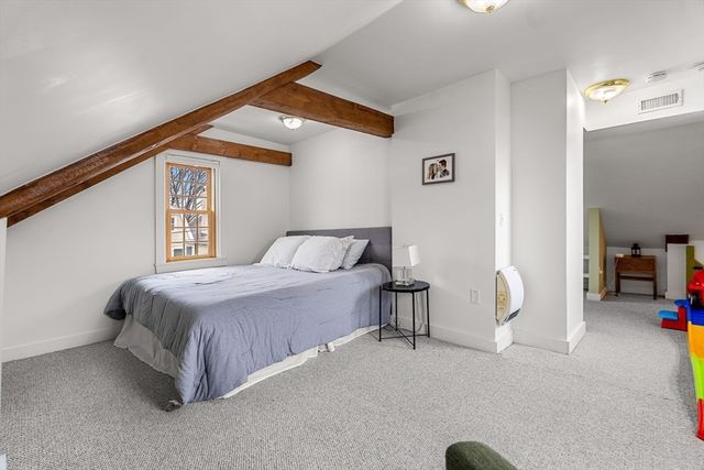 10 Turner St, Salem, MA 01970