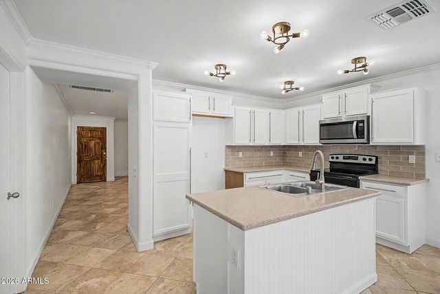 43298 W BLAZEN Trail, Maricopa, AZ 85138