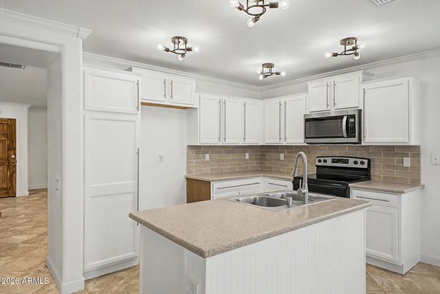 43298 W BLAZEN Trail, Maricopa, AZ 85138