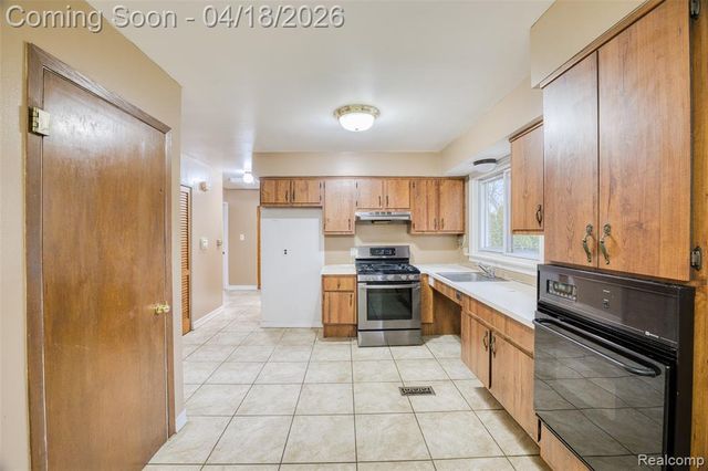 29840 Mason Street, Livonia, MI 48154