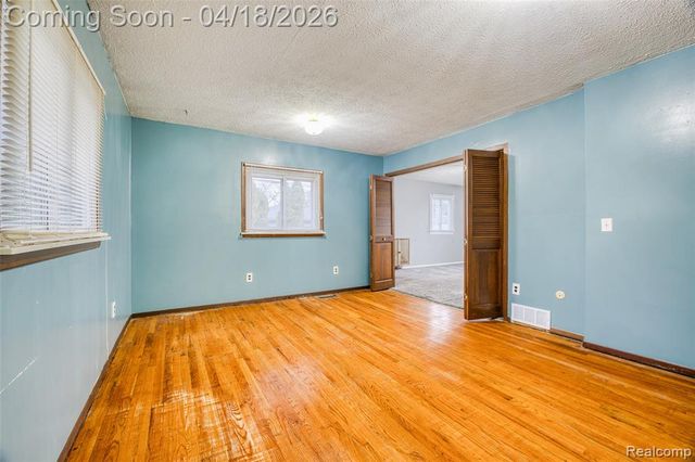 29840 Mason Street, Livonia, MI 48154