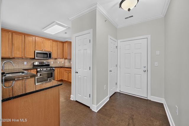 555 Grande Manor Court 302, Wilmington, NC 28405
