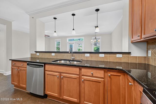 555 Grande Manor Court 302, Wilmington, NC 28405