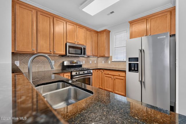 555 Grande Manor Court 302, Wilmington, NC 28405