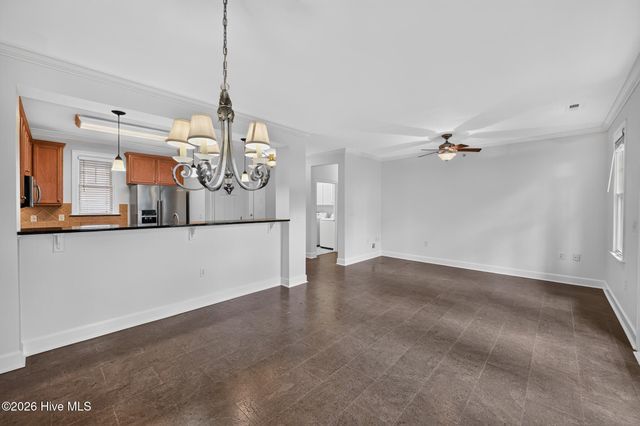 555 Grande Manor Court 302, Wilmington, NC 28405