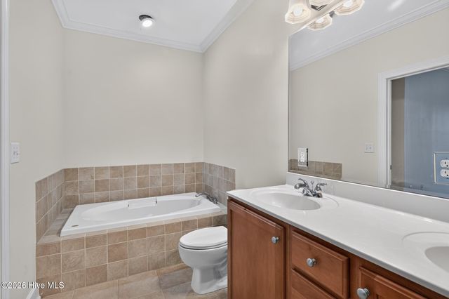 555 Grande Manor Court 302, Wilmington, NC 28405