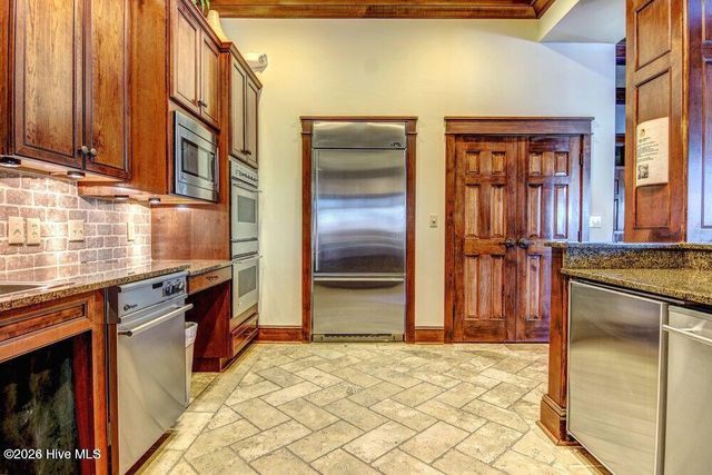 555 Grande Manor Court 302, Wilmington, NC 28405