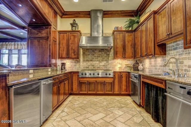 555 Grande Manor Court 302, Wilmington, NC 28405