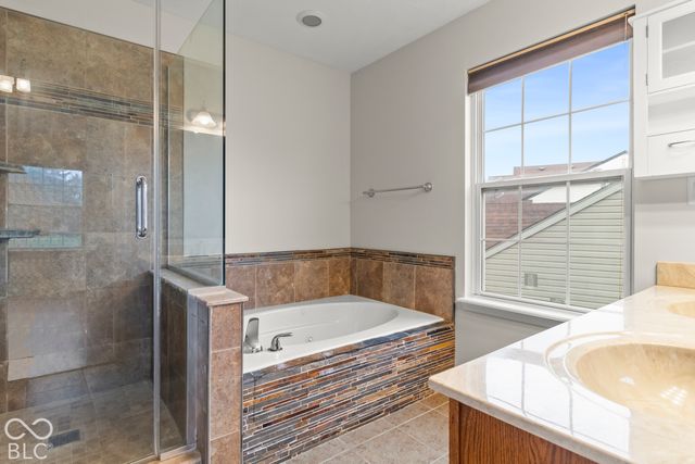 6552 Amherst Way, Zionsville, IN 46077