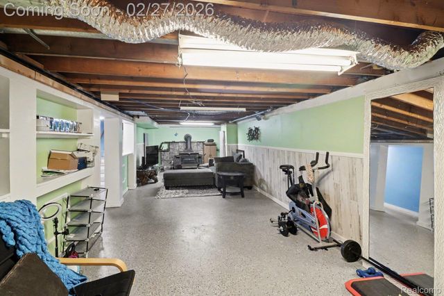 845 Crescent Lake Road, Waterford Charter Township, MI 48327