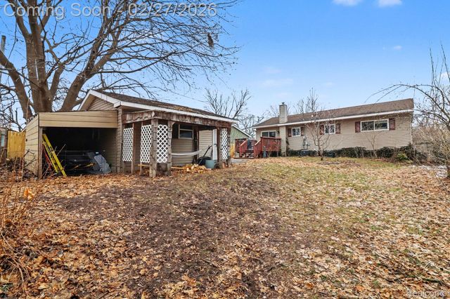 845 Crescent Lake Road, Waterford Charter Township, MI 48327