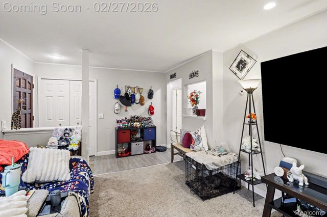 845 Crescent Lake Road, Waterford Charter Township, MI 48327