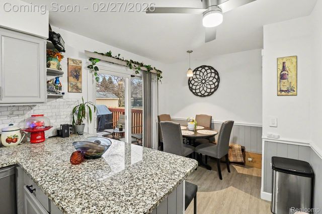 845 Crescent Lake Road, Waterford Charter Township, MI 48327