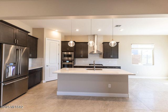 7916 S Orions Belt Drive, Tucson, AZ 85747