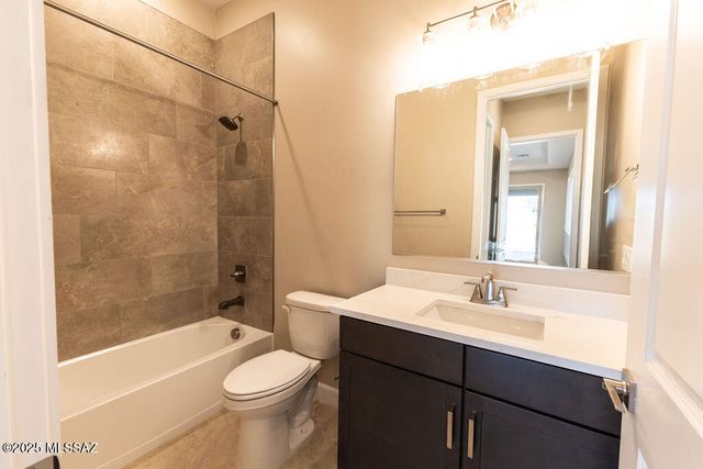 7916 S Orions Belt Drive, Tucson, AZ 85747