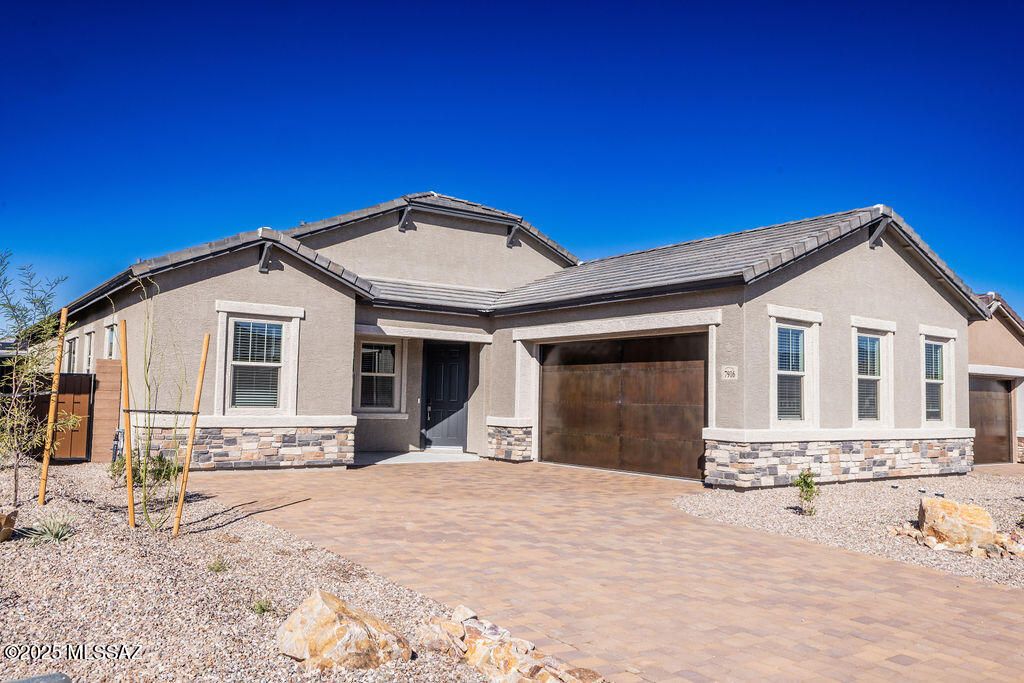 7916 S Orions Belt Drive, Tucson, AZ 85747