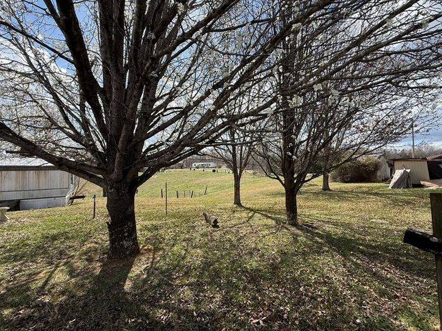 262 Burristown Paradise Ln, Gainesboro, TN 38562