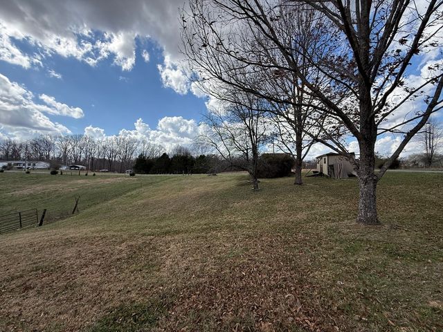 262 Burristown Paradise Ln, Gainesboro, TN 38562