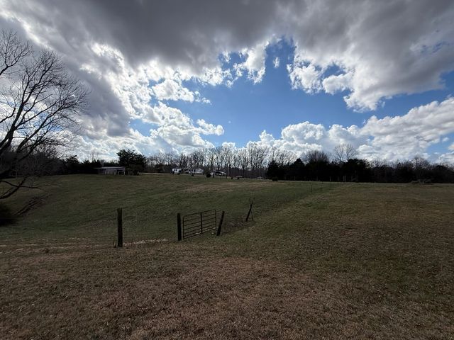 262 Burristown Paradise Ln, Gainesboro, TN 38562