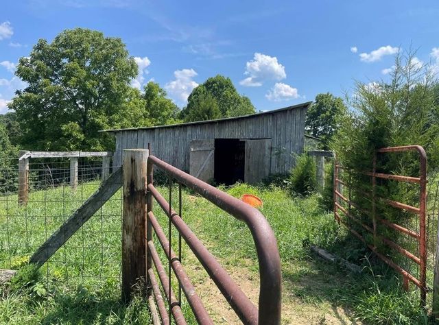 262 Burristown Paradise Ln, Gainesboro, TN 38562