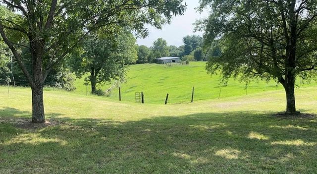 262 Burristown Paradise Ln, Gainesboro, TN 38562