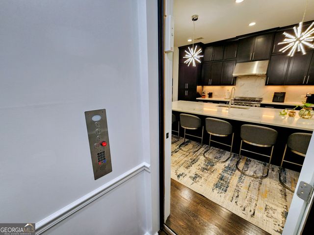 1108 Briar Cove Circle, Atlanta, GA 30329