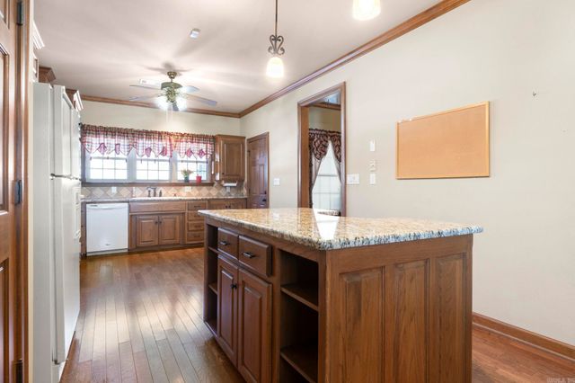 524 Scarlet Oaks Drive, Benton, AR 72019