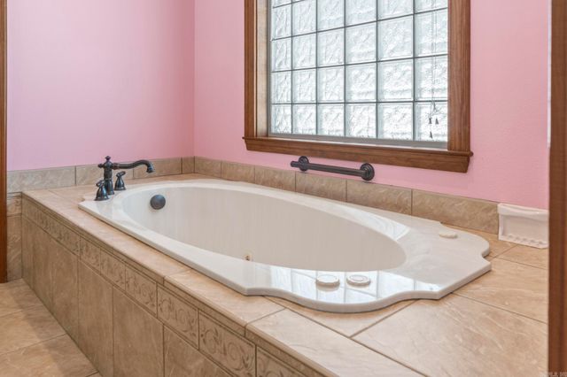 524 Scarlet Oaks Drive, Benton, AR 72019