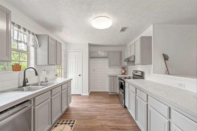 17519 Country Lane, Waller, TX 77484