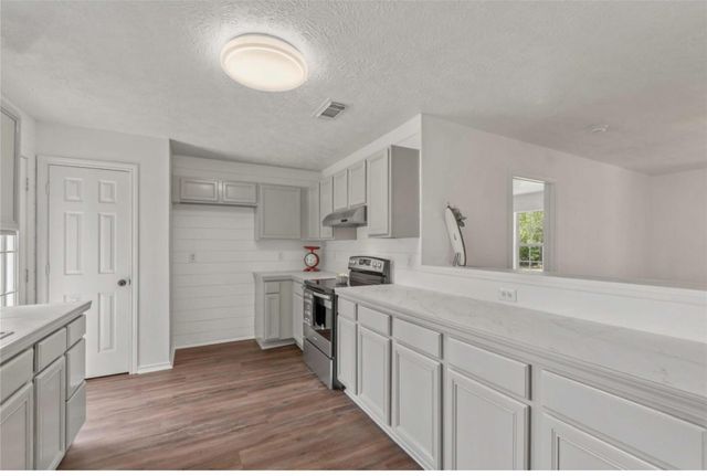 17519 Country Lane, Waller, TX 77484